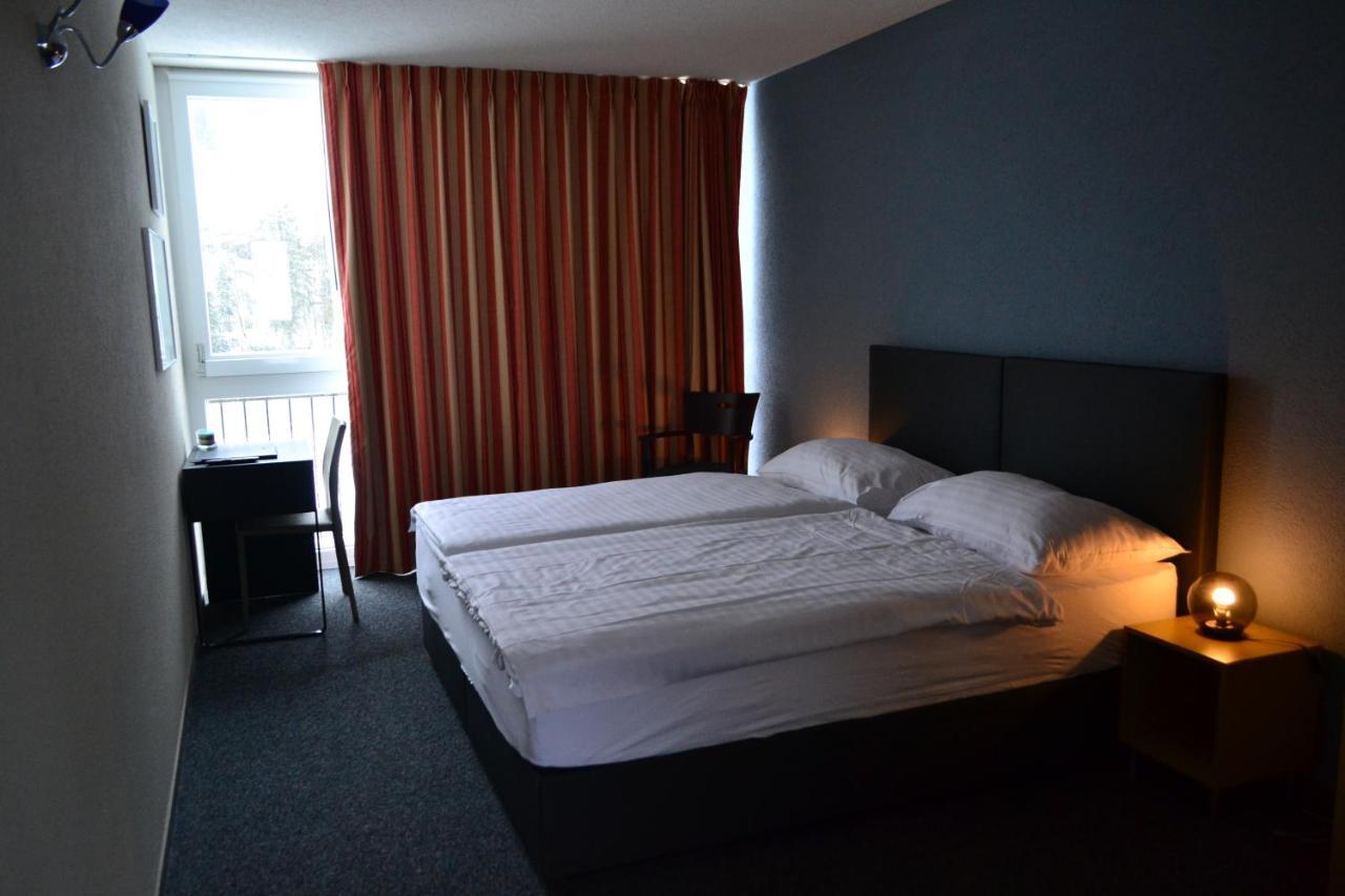 Hotel Les Rives Du Doubs レ・プルネ エクステリア 写真