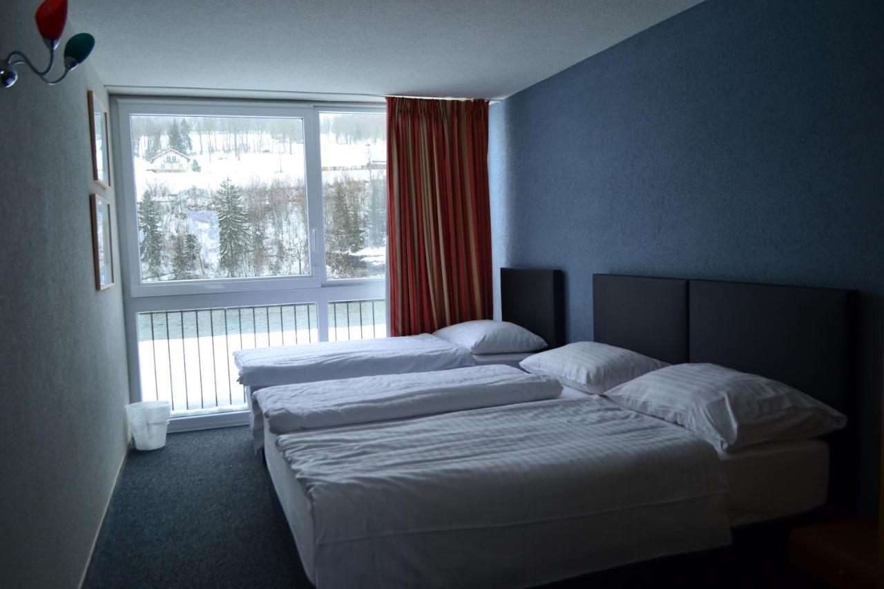 Hotel Les Rives Du Doubs レ・プルネ エクステリア 写真