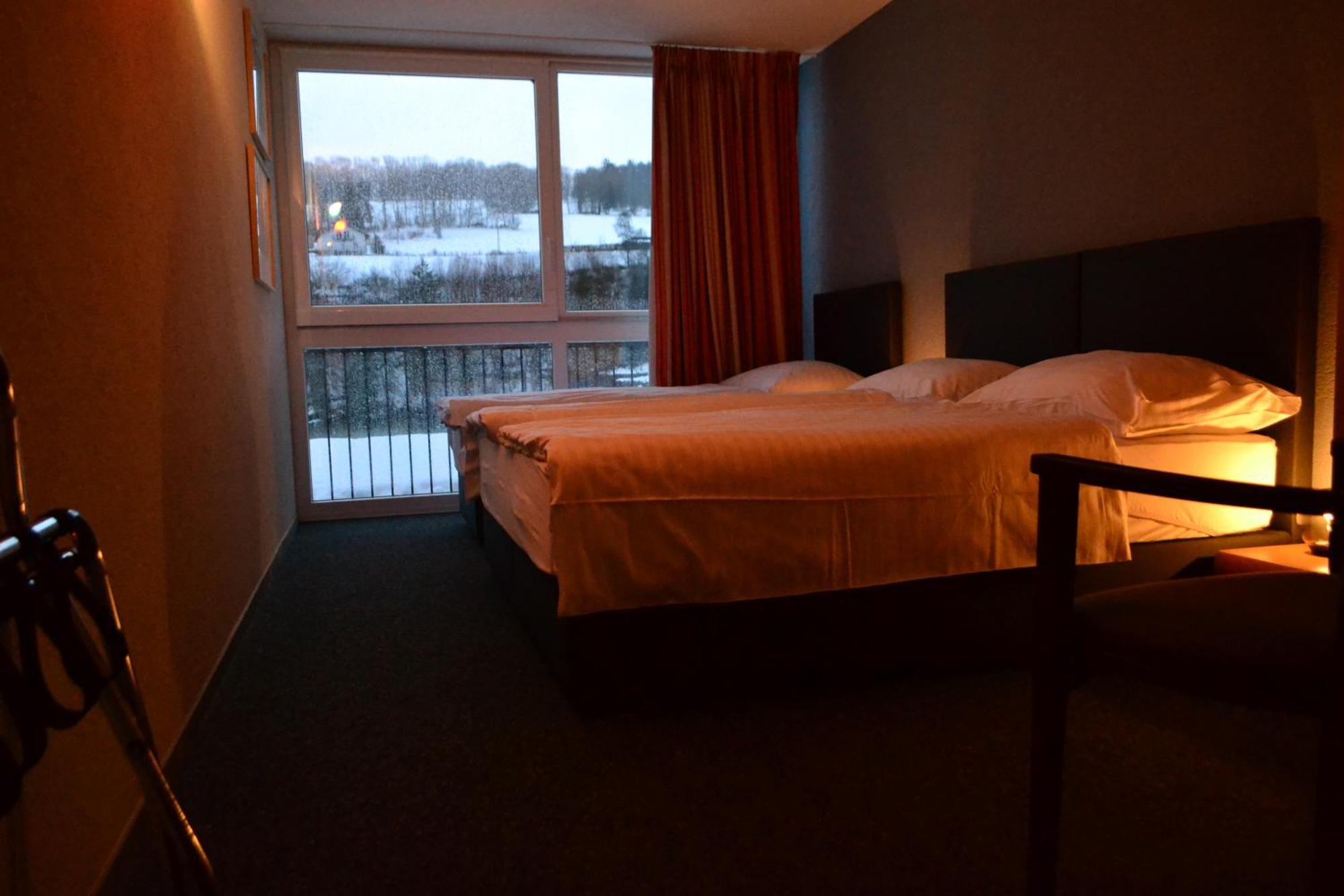Hotel Les Rives Du Doubs レ・プルネ エクステリア 写真