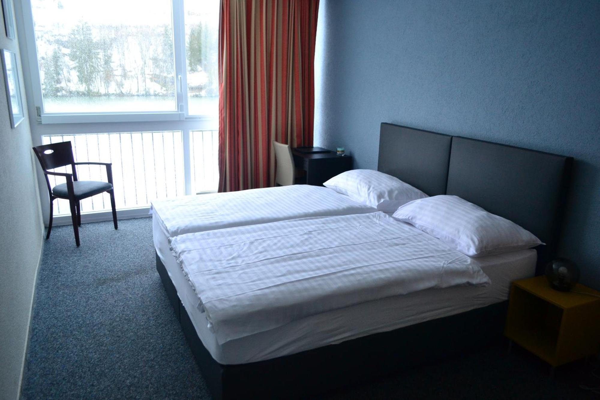 Hotel Les Rives Du Doubs レ・プルネ エクステリア 写真