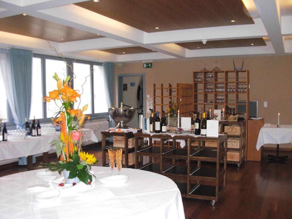 Hotel Les Rives Du Doubs レ・プルネ エクステリア 写真