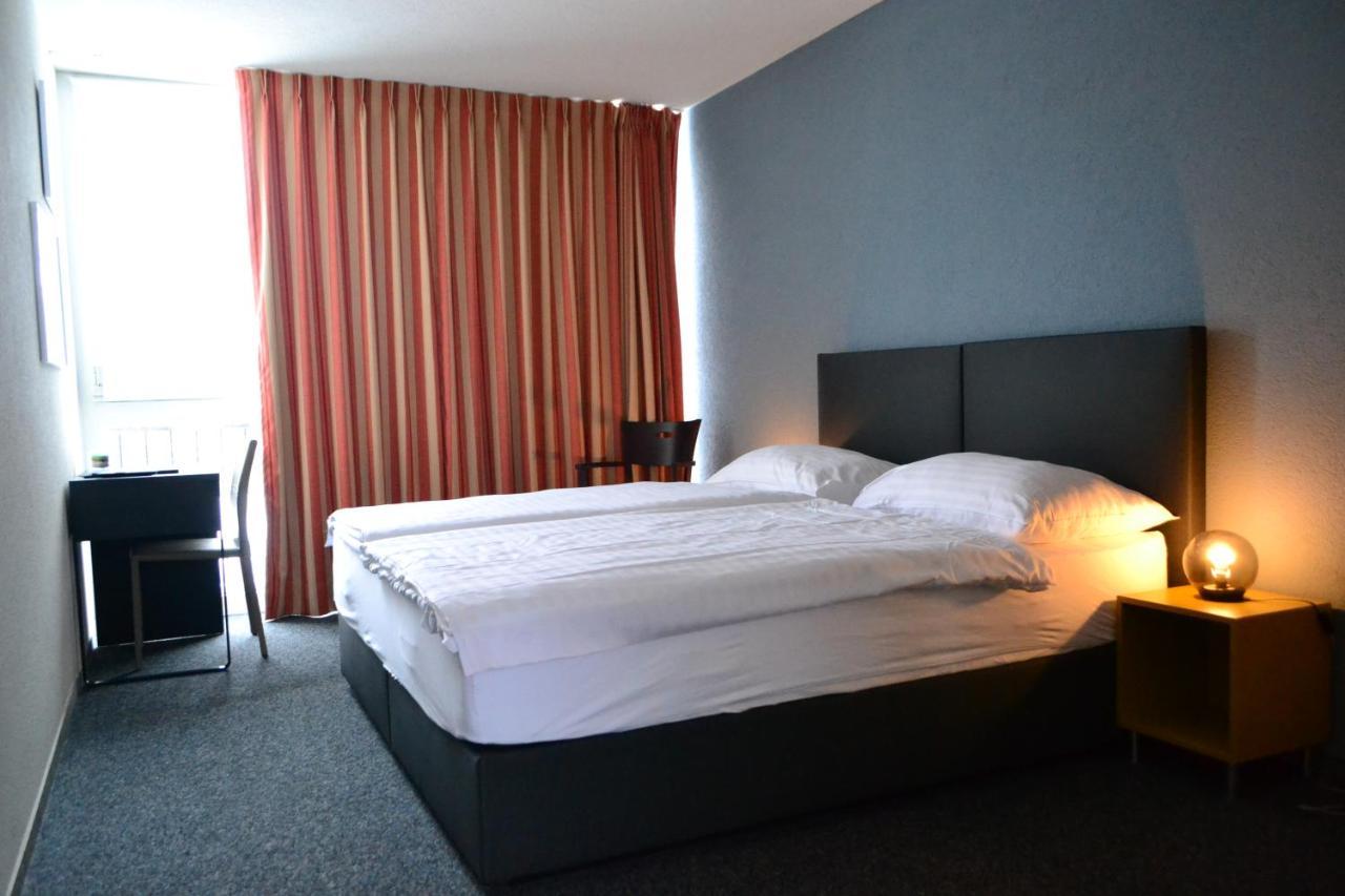 Hotel Les Rives Du Doubs レ・プルネ エクステリア 写真