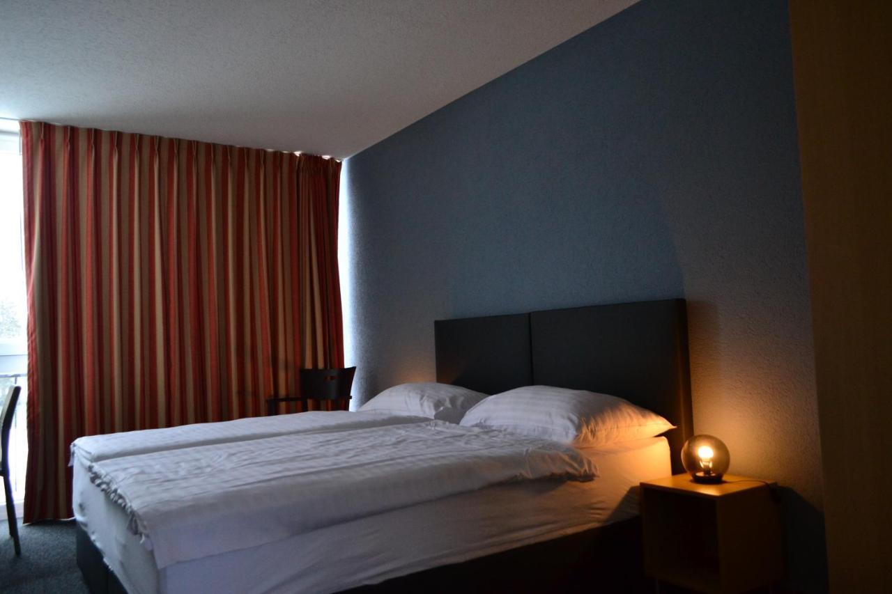 Hotel Les Rives Du Doubs レ・プルネ エクステリア 写真